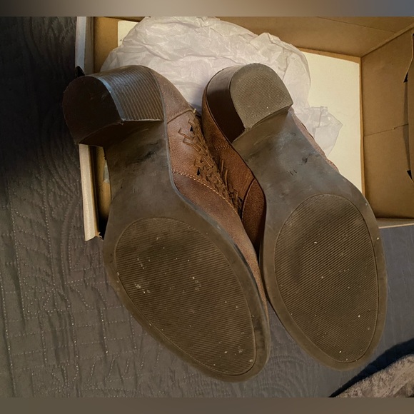 Maurices Nola Braid Stitch Ankle Booties in cognac size 11 - Picture 3 of 8